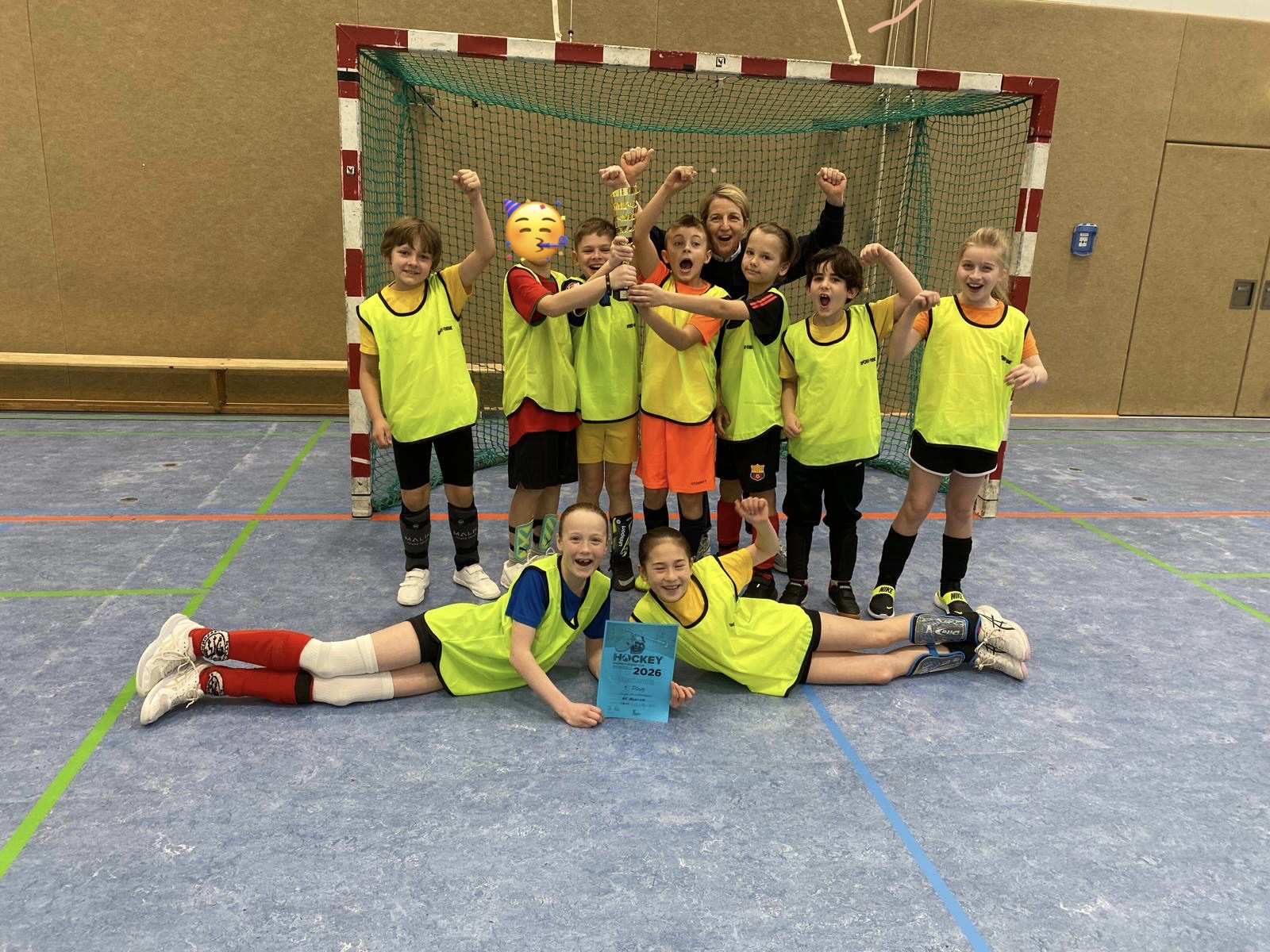 Mit Teamgeist zum Sieg beim Schulhockeyturnier